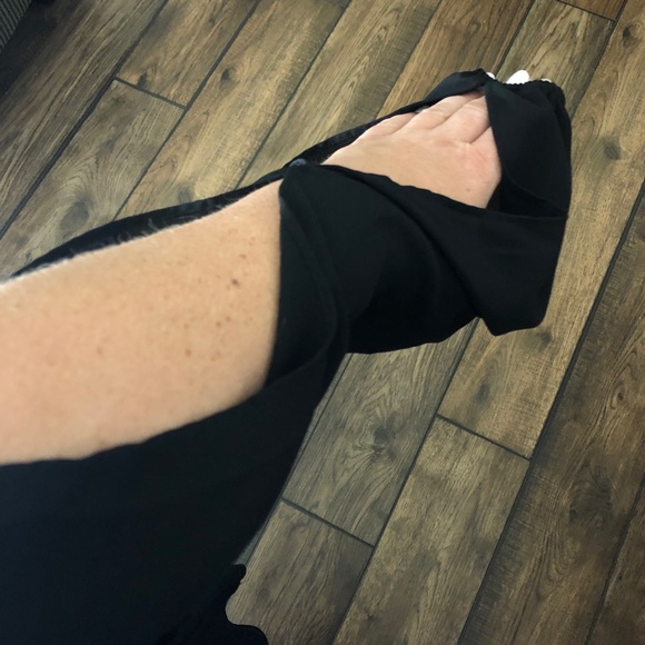 ECI NY opened sleeve draping blouse - Picture 4 of 5